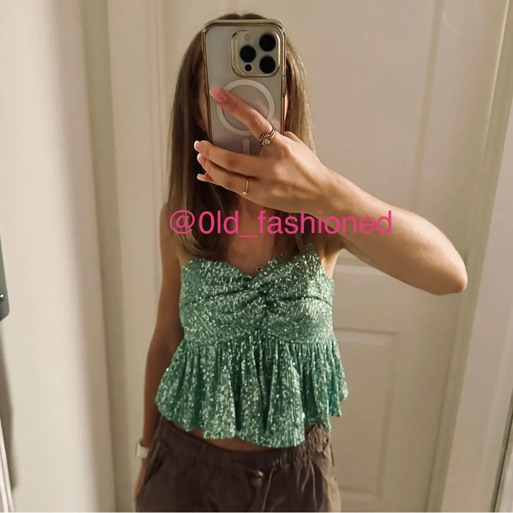 ENDLESS ROSE Sequin Top - Picture 5 of 12